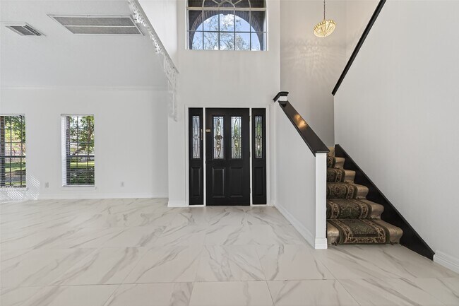 Foto del edificio - 2431 Parkwood Ln