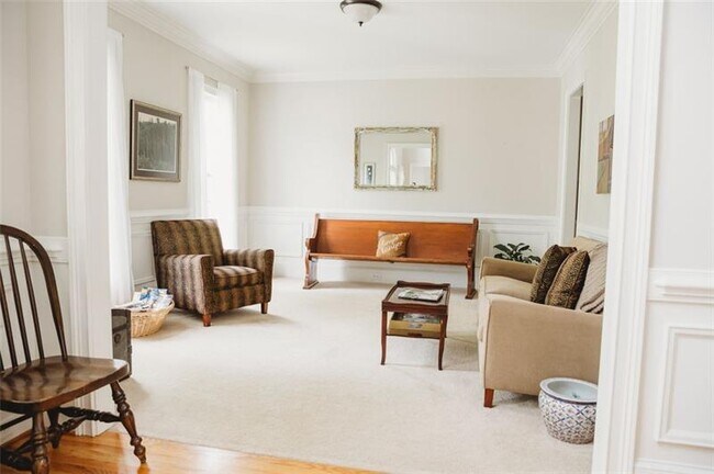 Foto del edificio - 605 Lake Medlock Dr