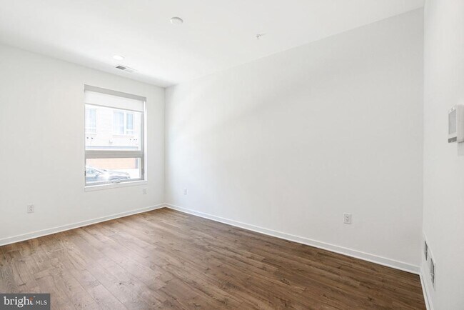 Foto del edificio - 3126 Pierview Ln