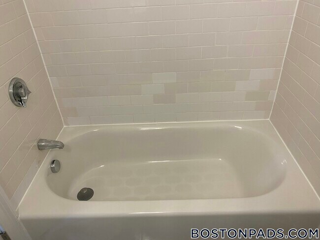 Building Photo - 134 Summer St