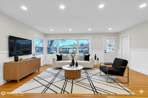 Building Photo - 4938 W Randolph St