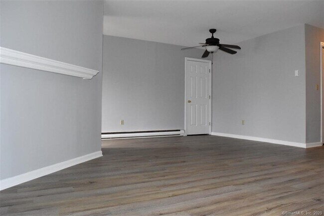 Building Photo - 129 Willow Springs