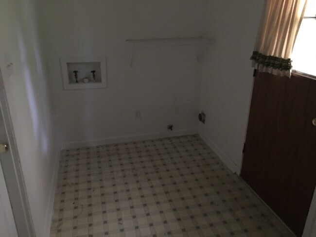 Foto del edificio - 9437 Garfield Dr