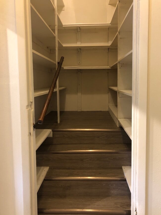 Pantry - 105 W 2nd St