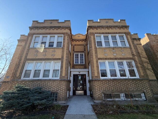 Building Photo - 4101 W Nelson St