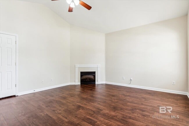 Building Photo - 1105 Sloane Cove