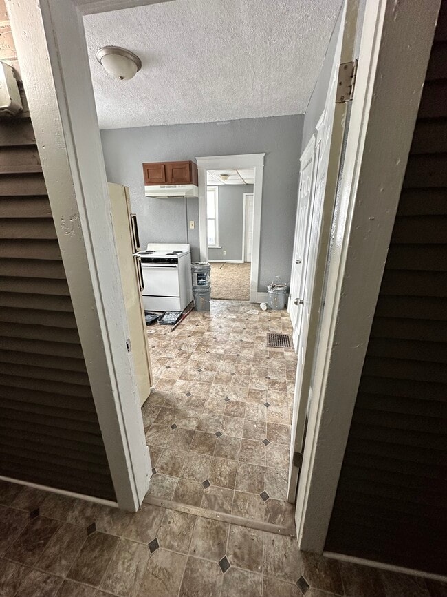 Building Photo - 1616 9th St