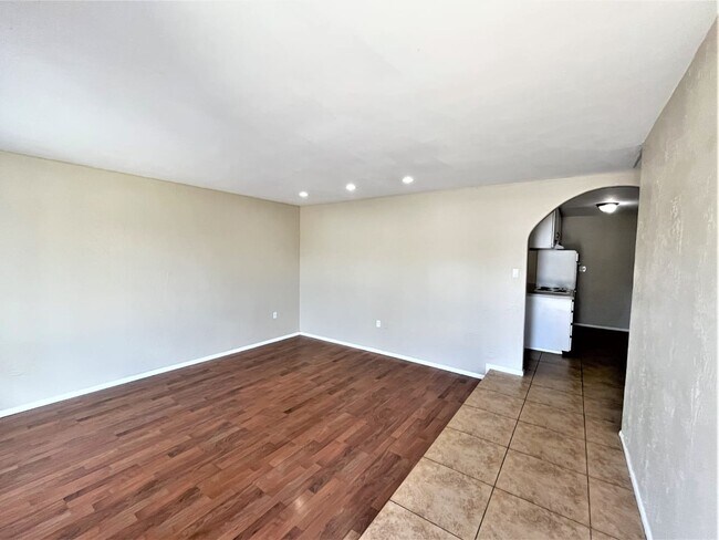 Building Photo - 3201 W Dailey St