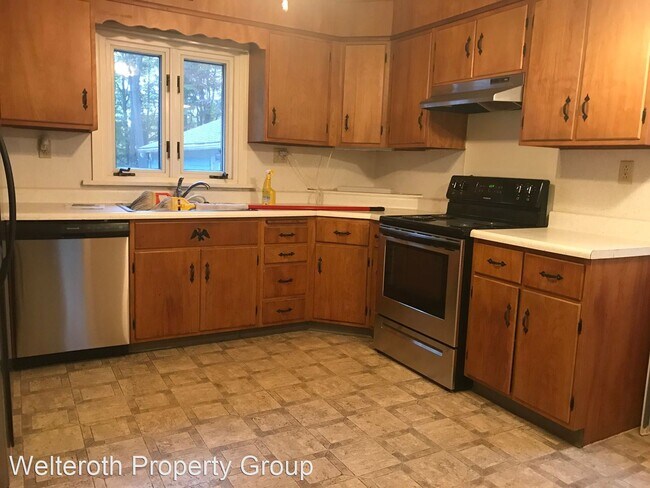 Building Photo - 3 br, 1 bath House - 515 Cemetery Road
