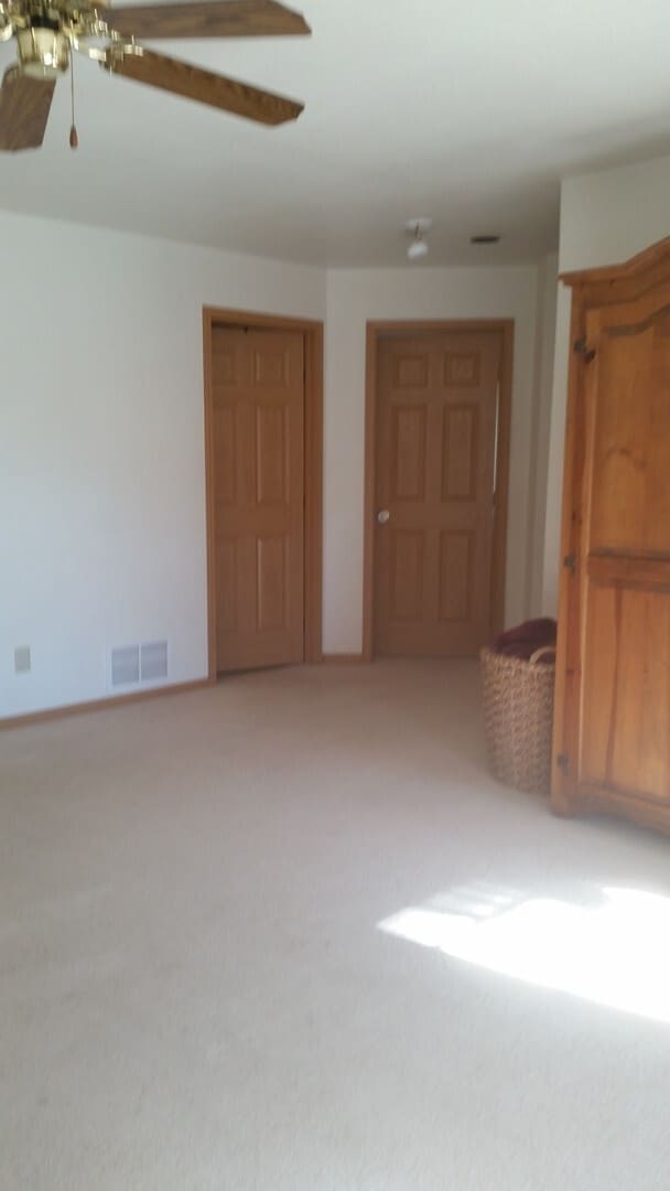 Building Photo - Great location, nice condo FRESH PAINT NOW...