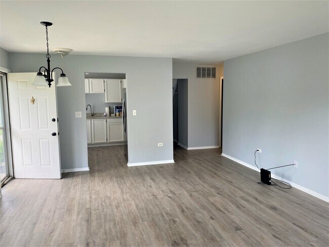 Building Photo - 2503 Sheehan Dr