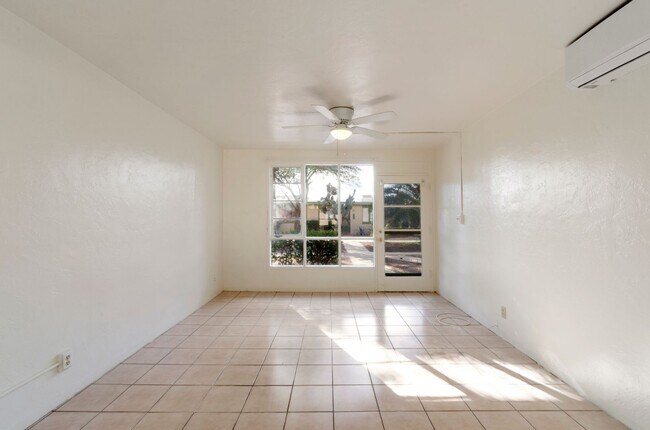 Building Photo - Charming 1-bedroom, 1-bath home in Tucsons most iconic neighborhood!