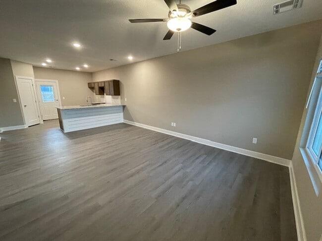 Building Photo - 9376/78 E Wassall