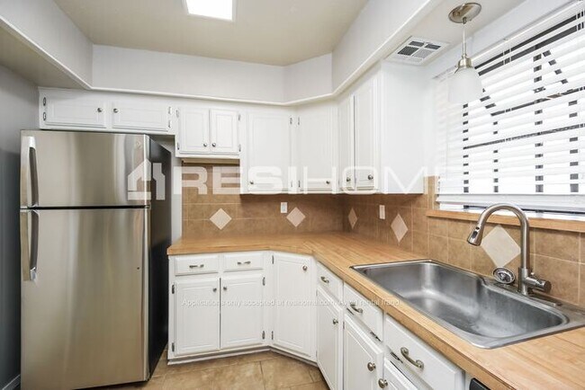 Foto del edificio - 1312 Greenfield Dr