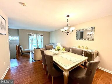 Foto del edificio - 6904 Compton Ln
