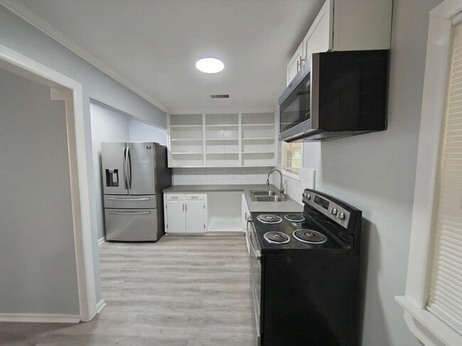 Building Photo - 202 Margaret Lee St