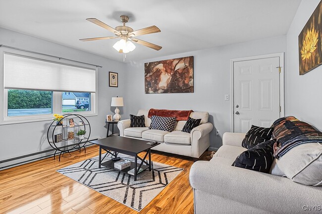 Foto del edificio - 9395 Pine Grove Ln