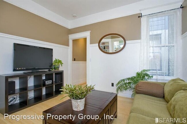 Building Photo - 2 br, 1 bath House - 37 Moss Street