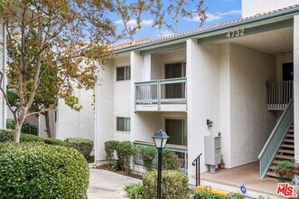 Building Photo - 4732 Park Granada