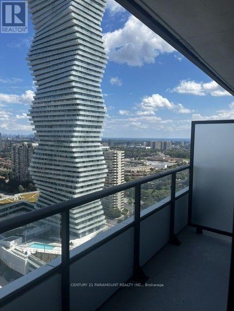 Building Photo - 448 Burnhamthorpe Rd W