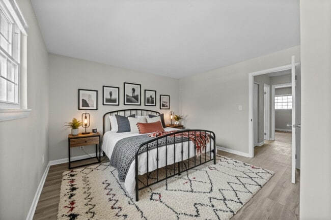 Building Photo - Cardinal Village Apartments