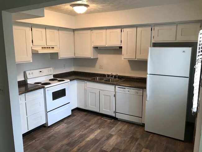 Building Photo - 7711 Brams Hill Dr