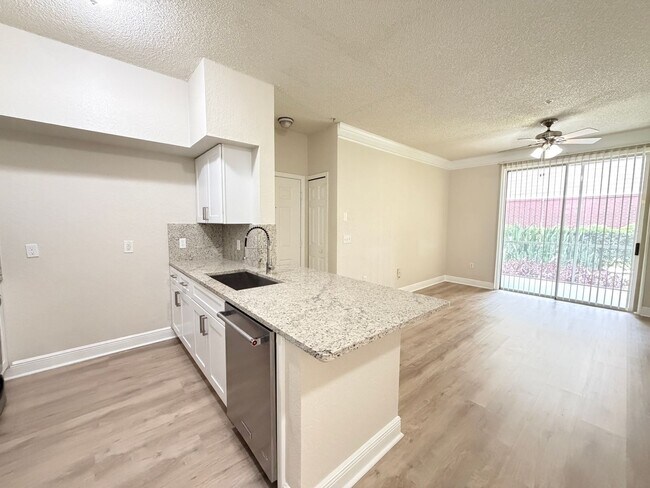 Foto del edificio - 13015 Plantation Park Cir