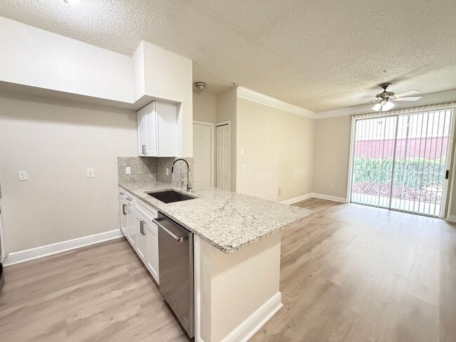 Photo - 13015 Plantation Park Cir Apartment