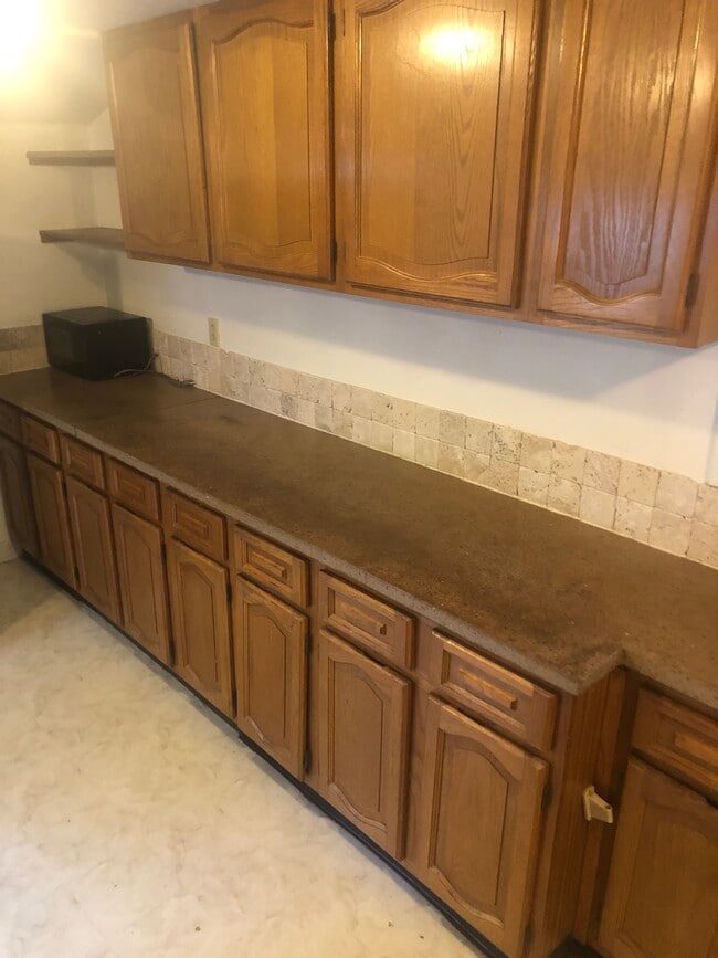 Building Photo - 953 Dryden Rd