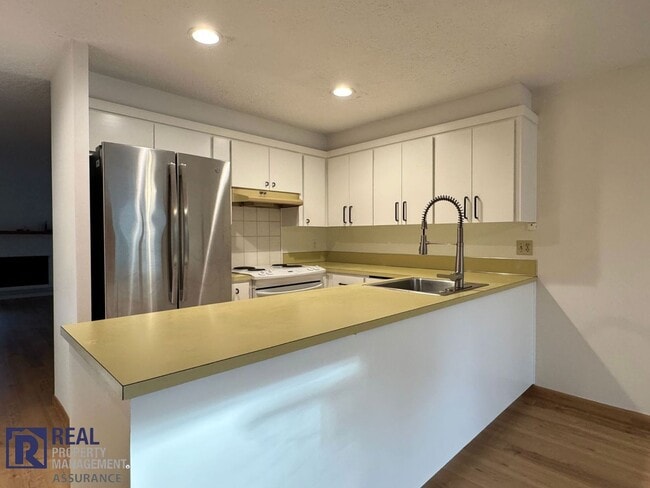 Foto del edificio - Updated 3-Bed Duplex Offering Space, Style & Convenience!!