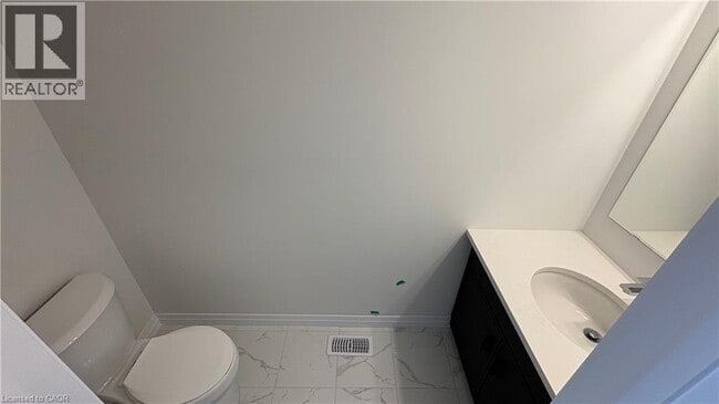 Building Photo - 240 Green Gate Blvd