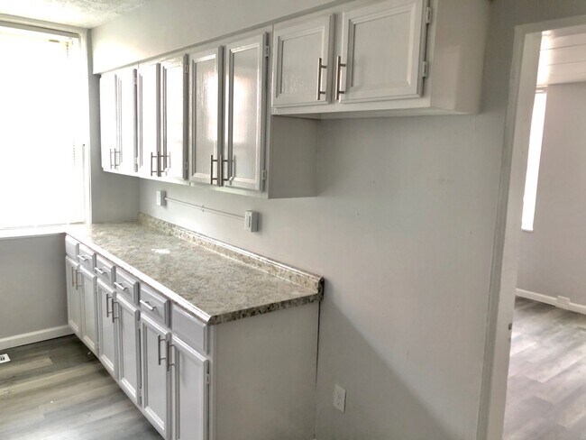 Foto del edificio - 2029 Rose St