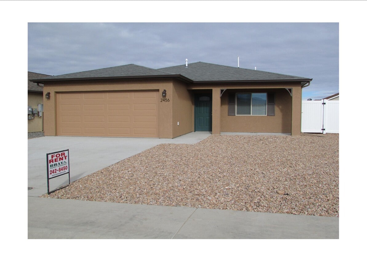 Primary Photo - 2456 Hannah Ln
