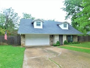 Building Photo - 126 Bluebonnet Dr