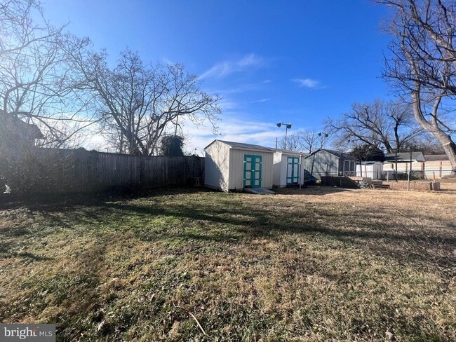 Building Photo - 5604 29th Ave