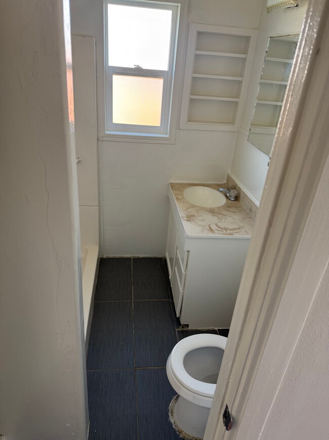 Foto del edificio - 411 Grand Ave