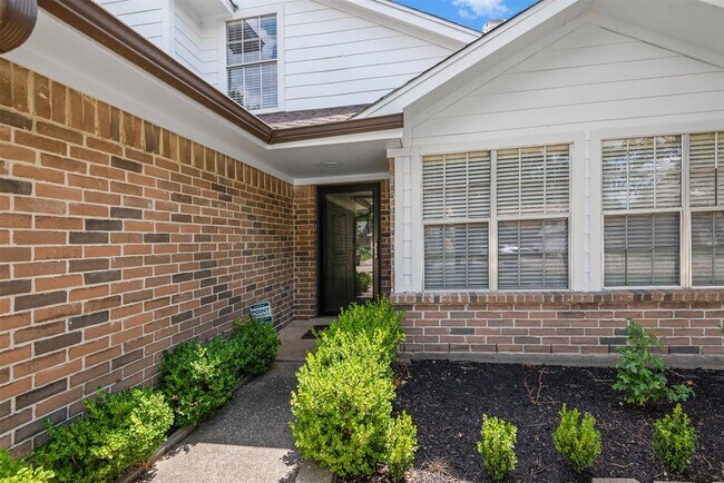 Building Photo - 24211 Spring Sunset Dr