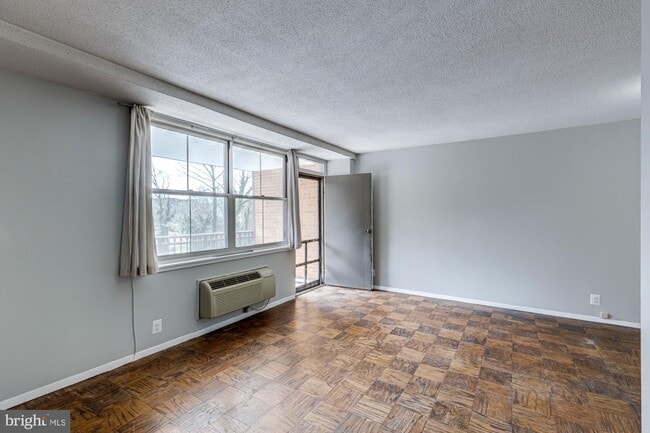 Building Photo - 2030 N Adams St