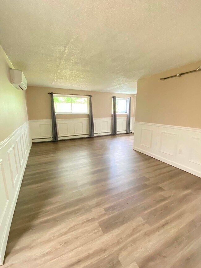 Sala de estar extragrande - 110 Byberry Rd