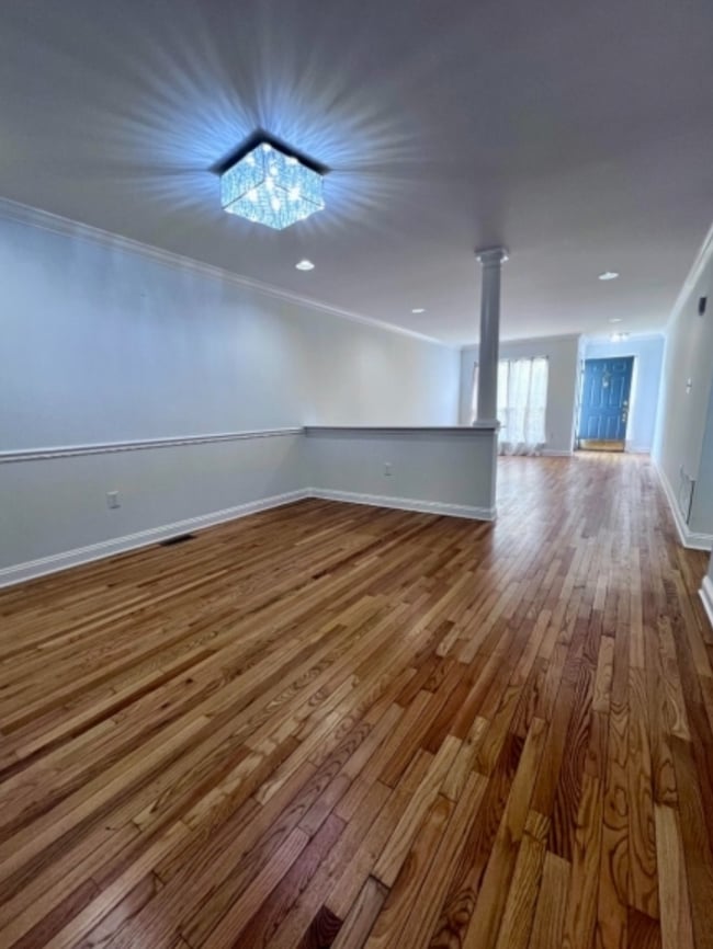 Building Photo - 128 Constitution Way