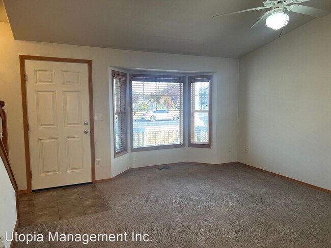 Building Photo - 3 br, 3 bath House - 4775 Canoe Ct