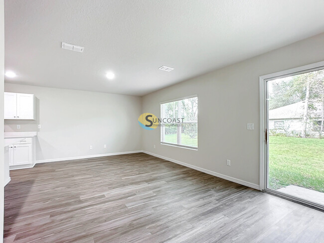 Building Photo - 8 Wellwood Ln