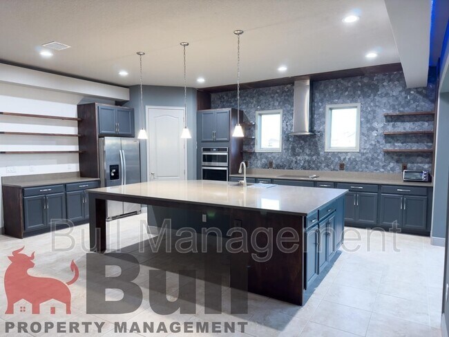 Foto del edificio - 13079 Stanthorne Ave