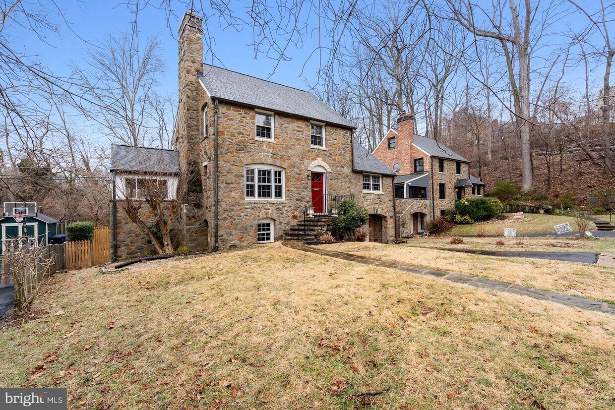 Primary Photo - 3209 19th Rd N