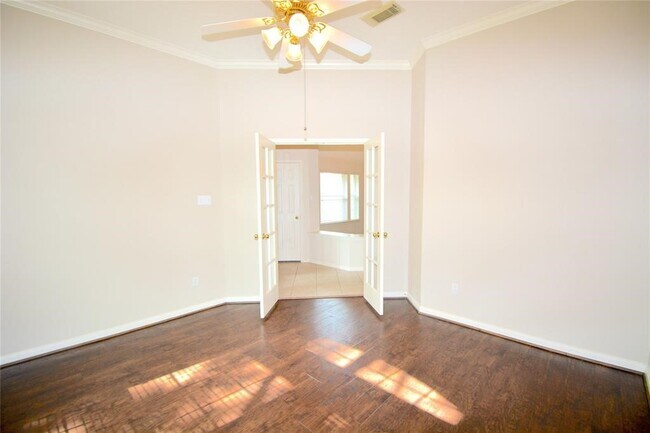 Foto del edificio - 5911 Mettler Ln