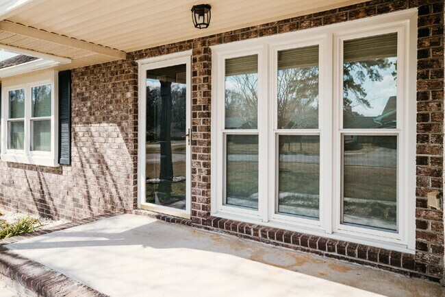 Foto del edificio - Move-In Ready! 3-Bed Home with Spacious Backyard