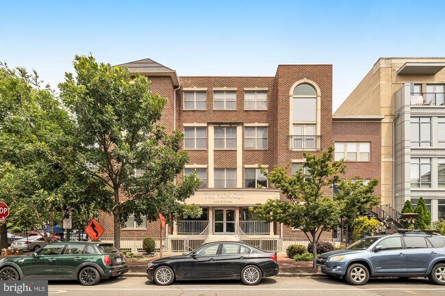 Building Photo - 449 R St NW