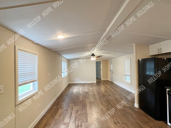 Building Photo - 58 Hilltop Rd