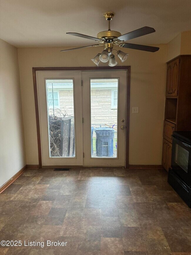 Foto del edificio - 4019 Lomond Dr