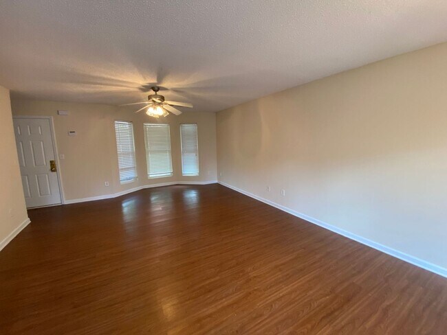 Foto del edificio - BRIDGEWATER HOME! PRE-LEASING FOR AUGUST 2...